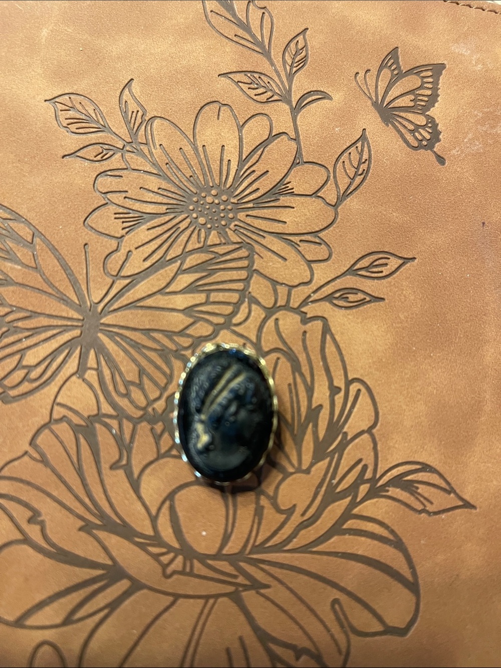 Black Oval Cameo  pendants with Gold-Tone Accents